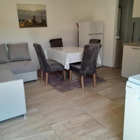 Апартаменты Maja Garden